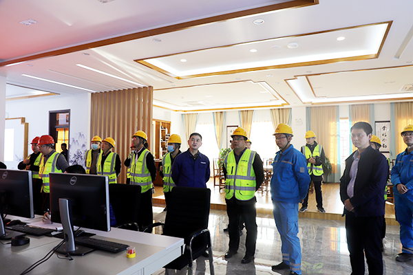 1605493152524419.jpg 附件二:參觀(guān)操作監控室.JPG