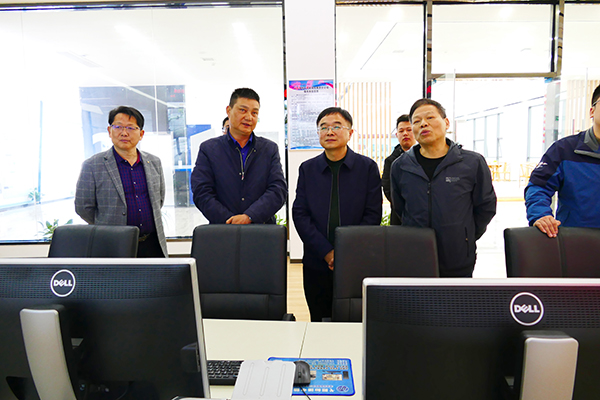 1616395414946817.jpg 參觀(guān)三樓中控室.jpg