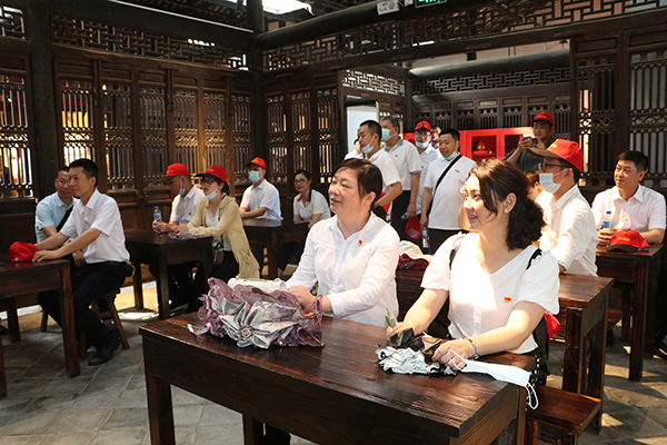 1625551747440764.jpg 體驗列寧小學(xué)班級.JPG