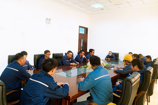 1637046428389625.jpg 在會(huì )議室召開(kāi)演練溝通協(xié)調會(huì ).jpg