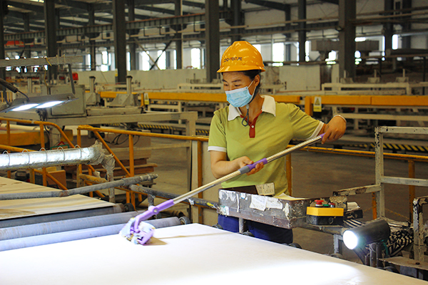 1689910150958103.jpg 機器轟鳴.jpg