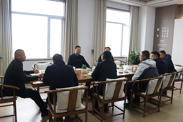 1739501054497215.png 3-賴(lài)書(shū)記現場(chǎng)座談.png